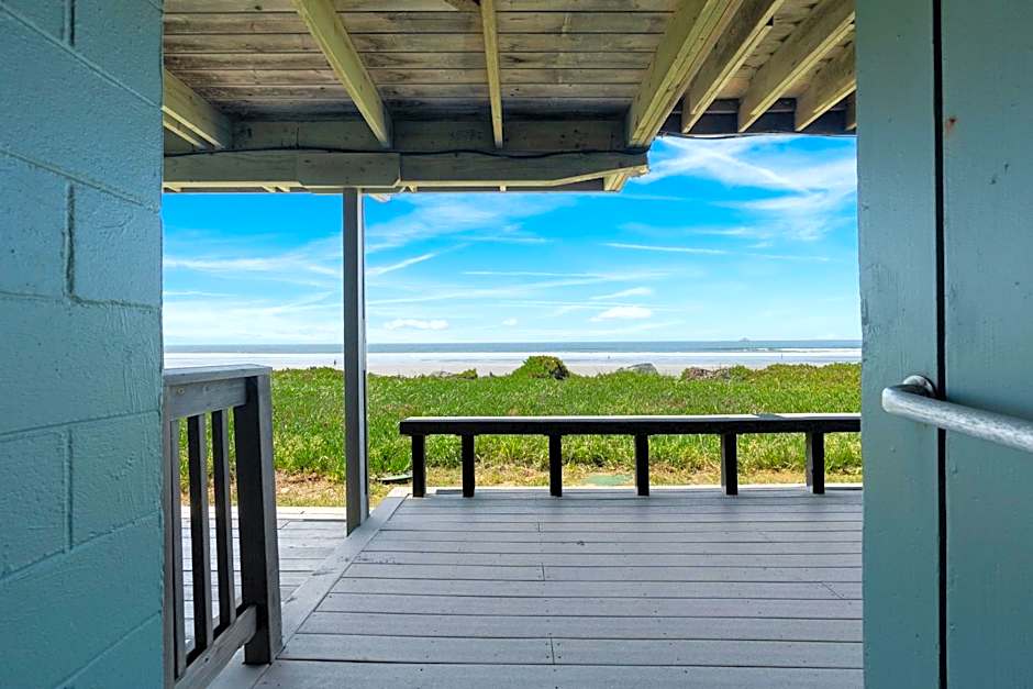 Crescent Beach Motel