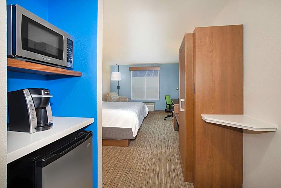 Holiday Inn Express & Suites Yosemite Park Area By IHG