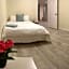 Westside Pool Home-8 min to Downtown, Yard Parking