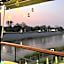 Dragon River Avenue Hotel