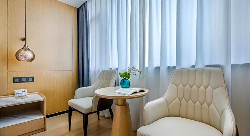 Yiwu Baide Theme Hotel