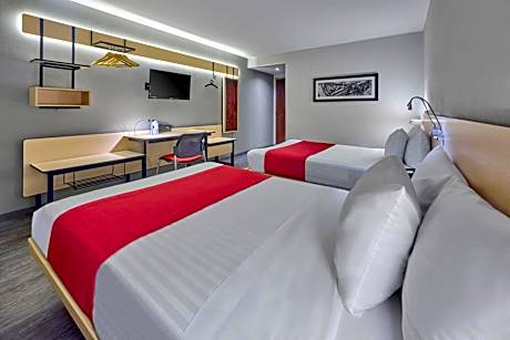 Two Double Beds Non Smoking