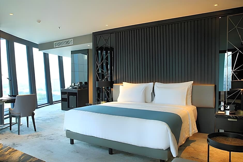 JHL Solitaire Gading Serpong