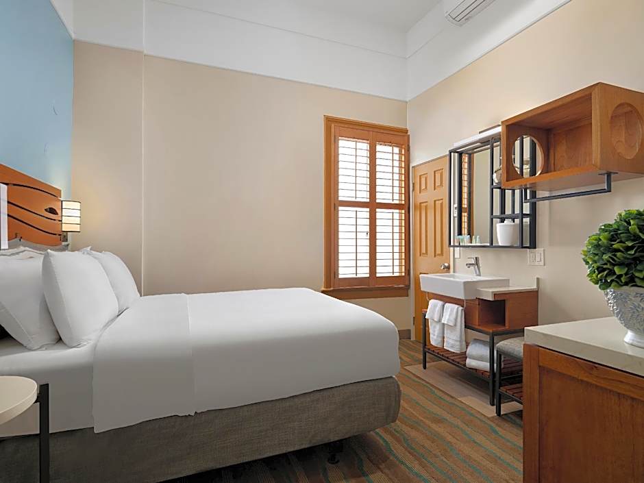 Catalina Island Inn