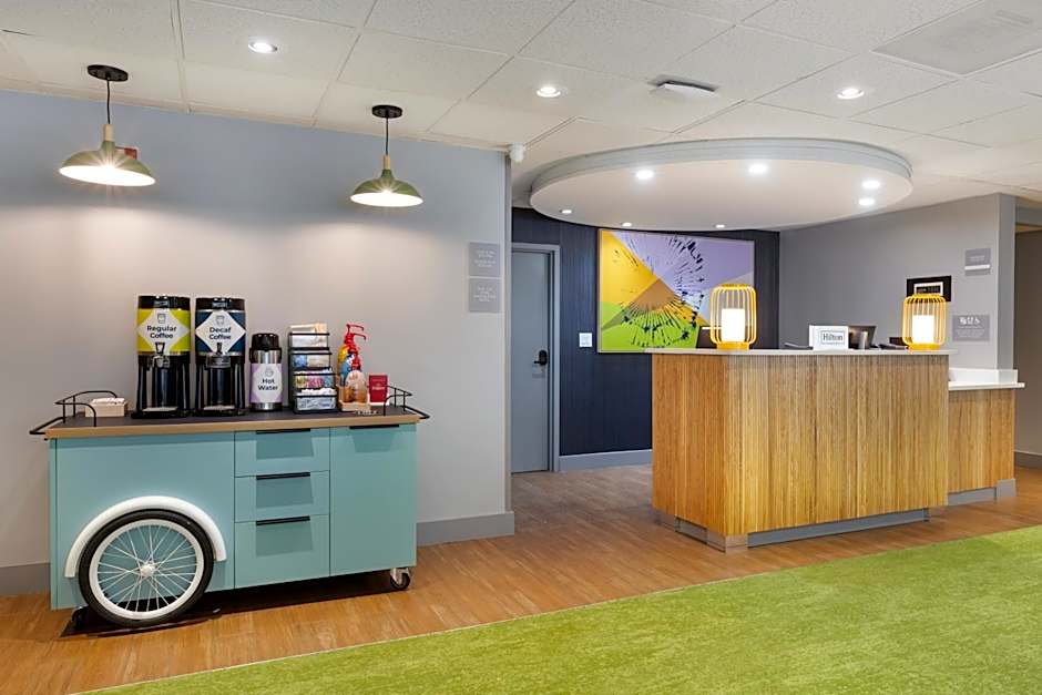 Spark by Hilton Atlanta Airport South College Park