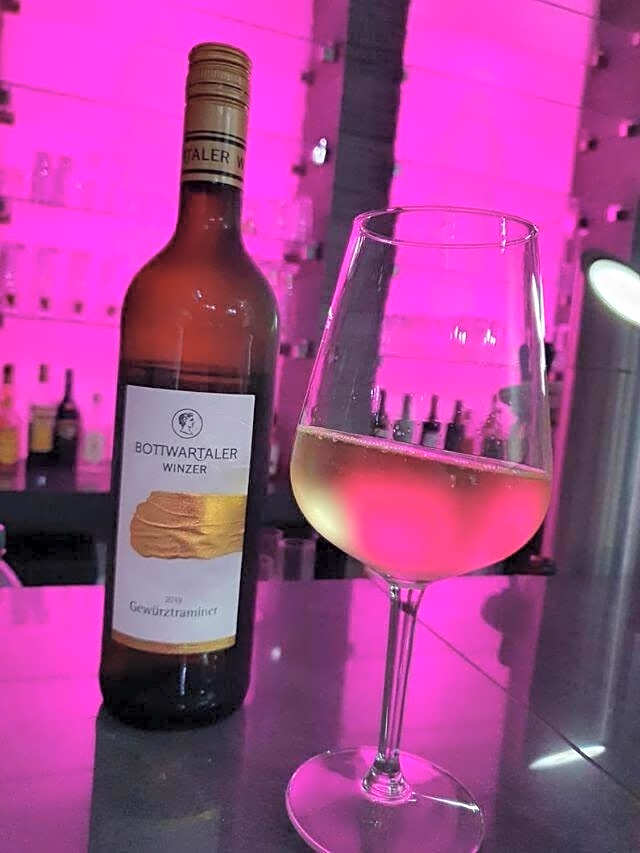 Hotel Rühen, 24 Stunden Check in, Küche, kostenfreie Parkplätze