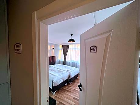 Triple Room with Private Bathroom