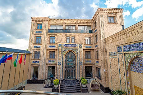 Shohjahon Palace****