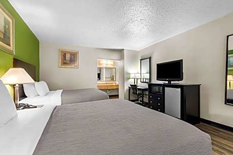 Queen Room with Two Queen Beds - Accessible/Non-Smoking