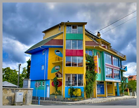 The Colourful Mansion Hotel