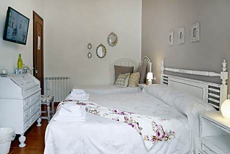 Standard Triple Room with Sea View