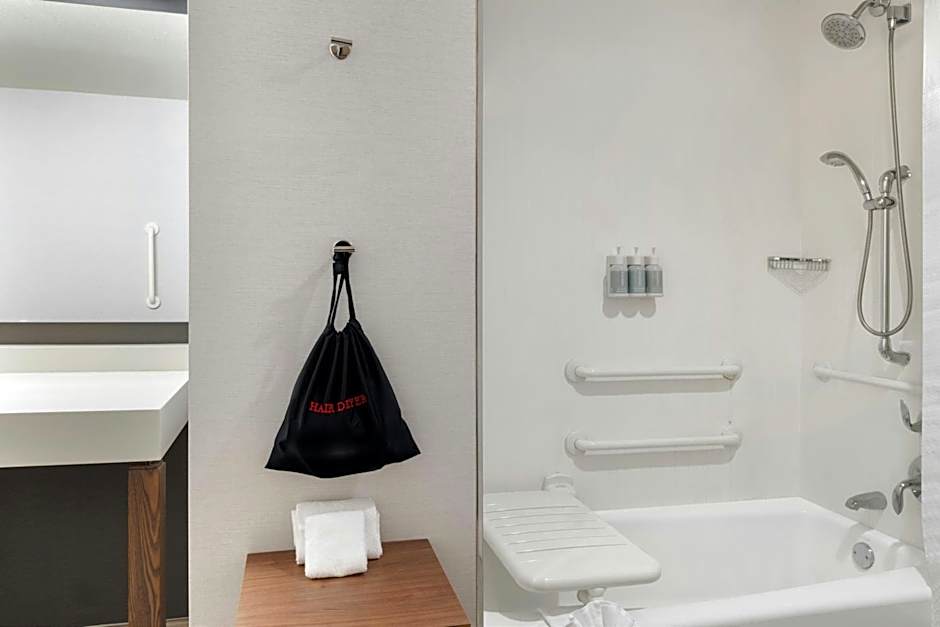 Courtyard by Marriott Redwood City