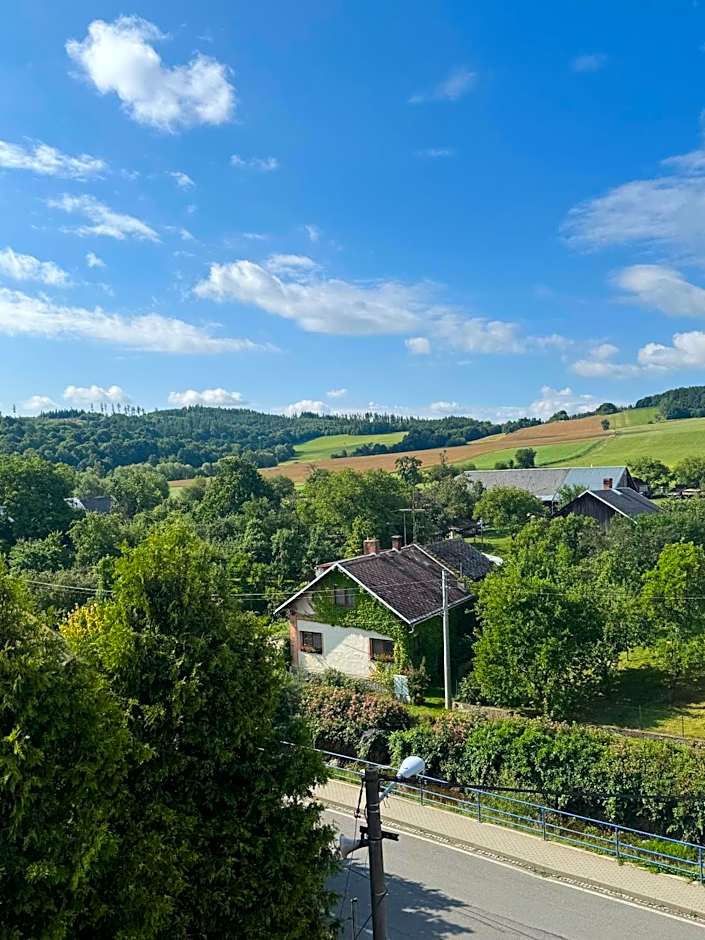 Zámek Hošťálkovy