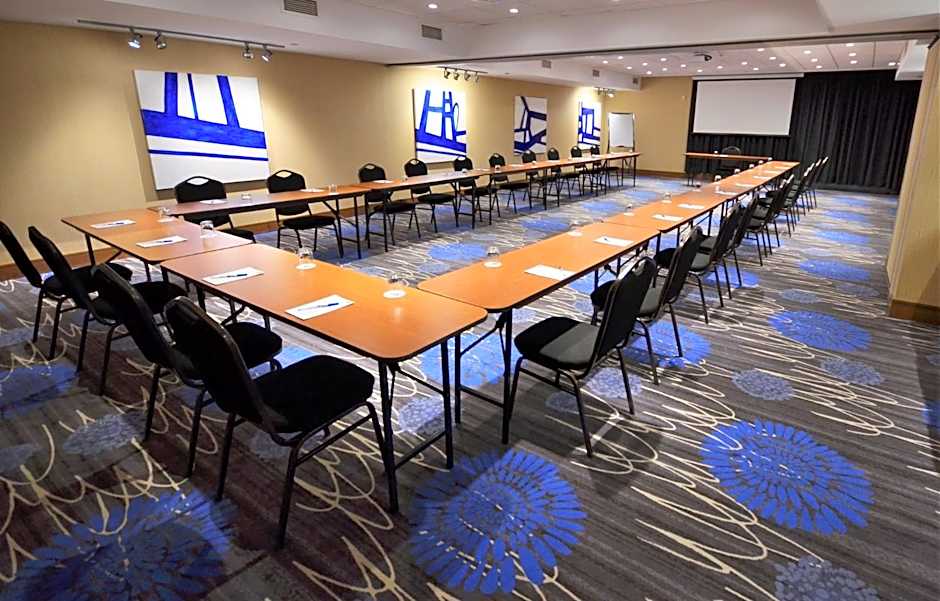 Holiday Inn Express Hotel & Suites Saint - Hyacinthe By IHG