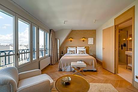 Deluxe St Germain View