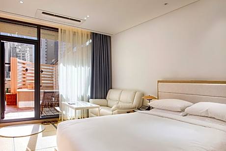 King Room with Spa Bath