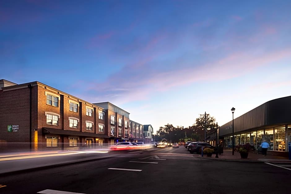 Holiday Inn Express and Suites Dahlonega - University Area By IHG