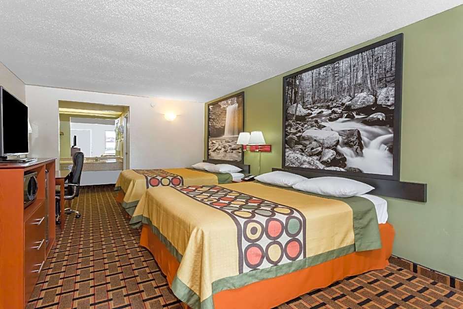 Photo 1 of 1 of 2 Queen Beds, Nonsmoking