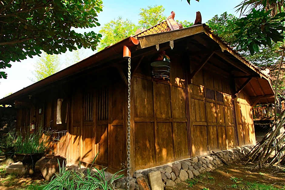 Tembi - Historical Home