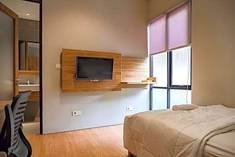 Small Double Non-Smoking