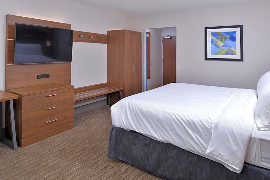 Holiday Inn Express & Suites - Marshalltown By IHG