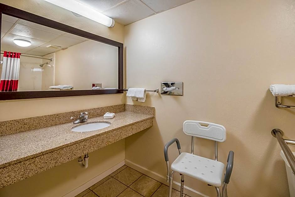 Red Roof Inn Clarksville