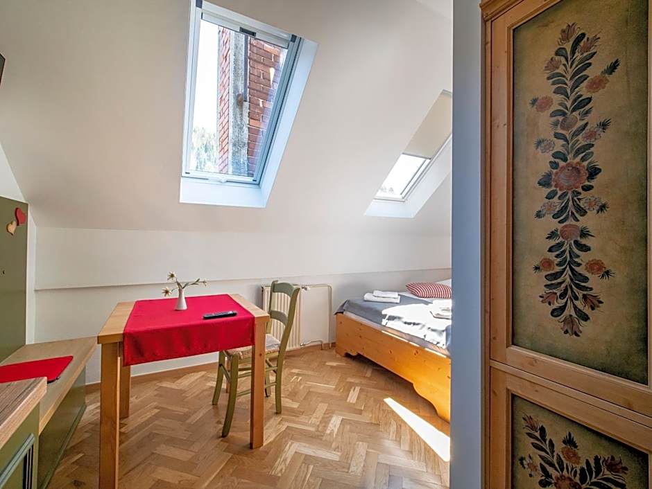 Berghi Hotel and Apartments