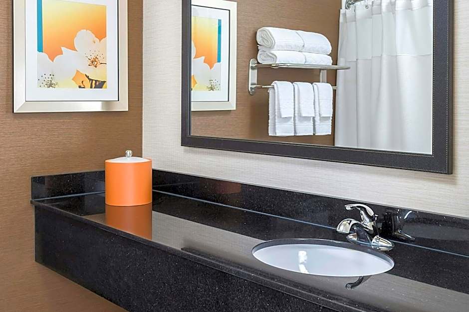 Fairfield Inn & Suites by Marriott Holland