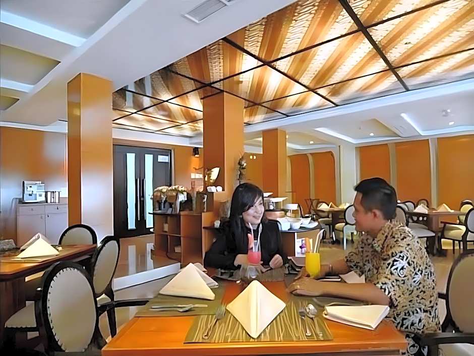 Ros-In Hotel