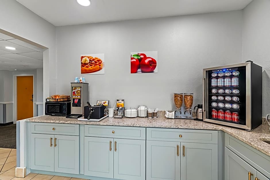 Quality Inn & Suites Biloxi - Ocean Springs