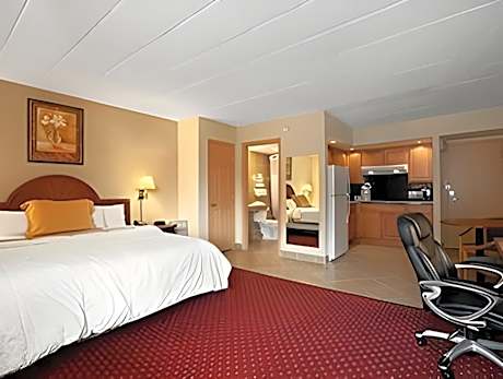 Ramada by Wyndham Butler/Tesla Biohealing Resort