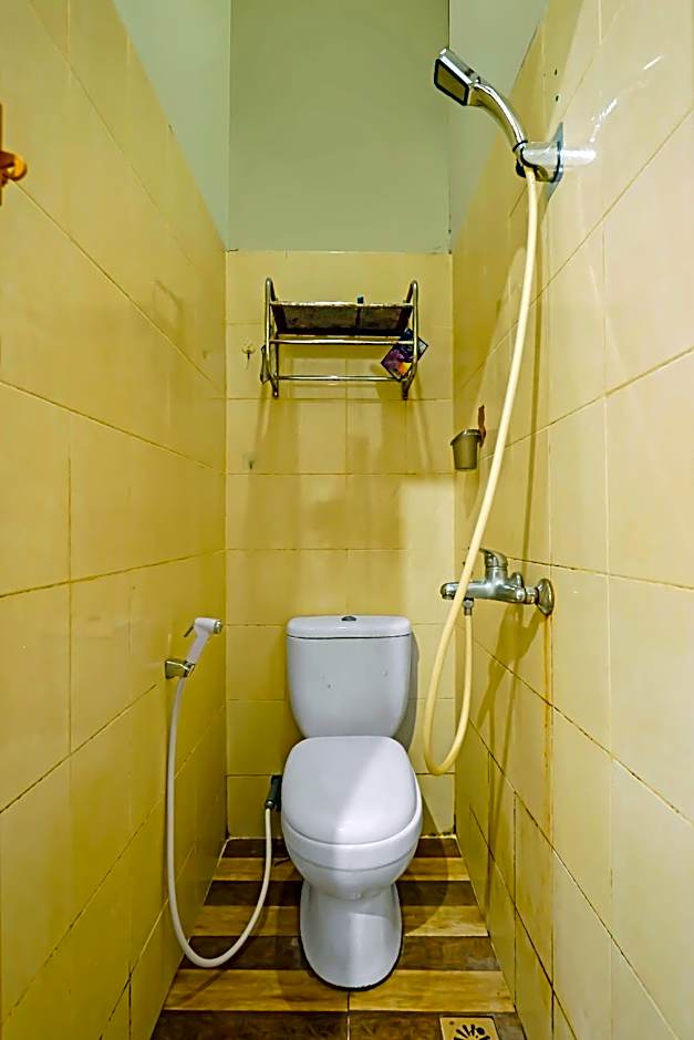 Hotel O Hasan House Syariah 2NearVihara Budhi Bhakti