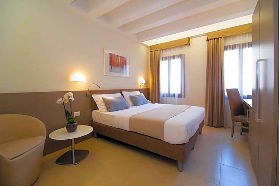 Leone Hotel