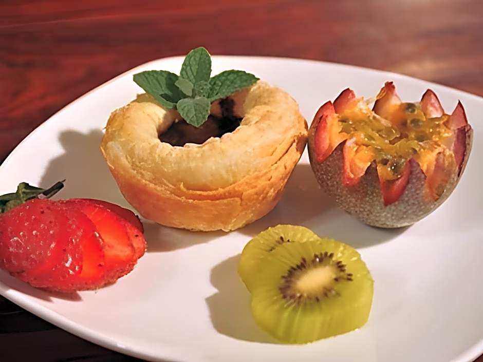 Bateleur Tented Safari Lodge and Bush Spa