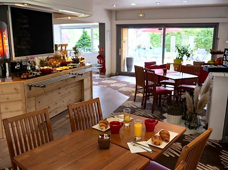 ibis Nemours
