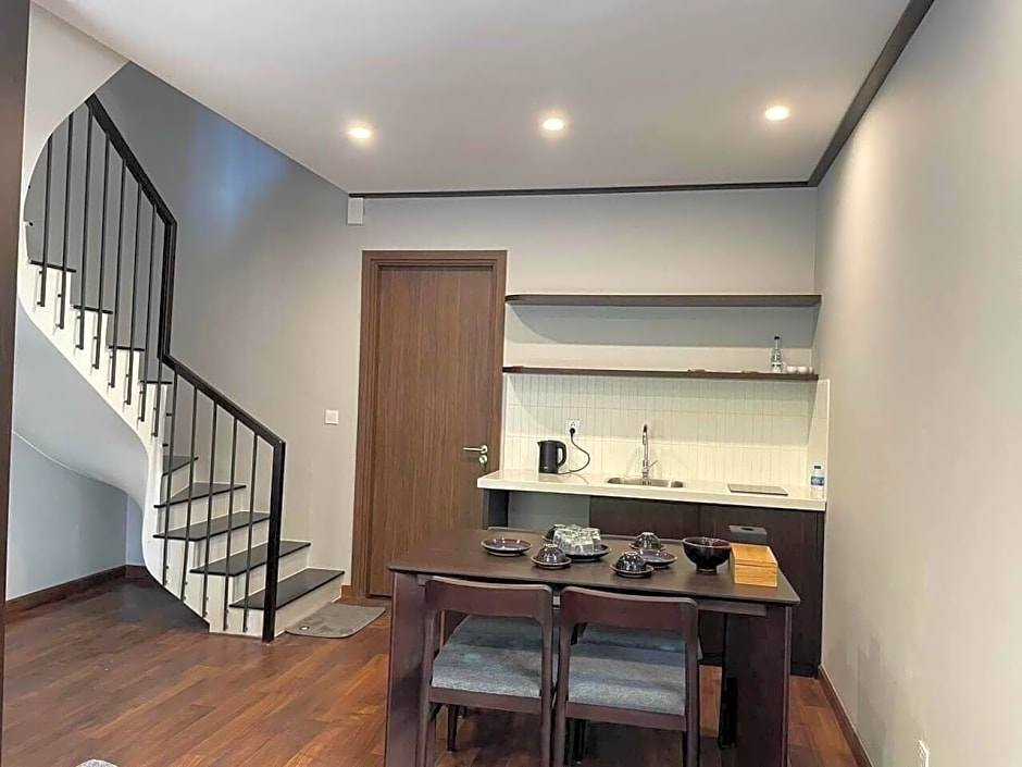 Lynn Times Thanh Thuy