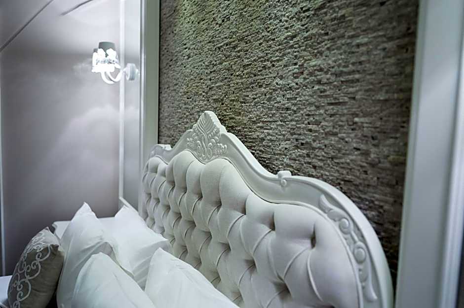 Ena Boutique Hotel & Residences