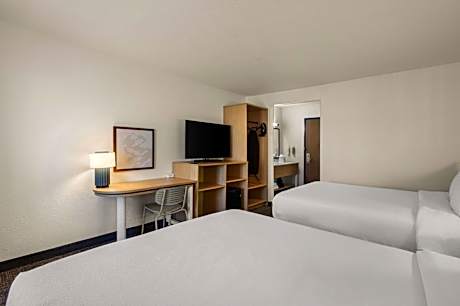 Room with Two Queen Beds - Non-Smoking