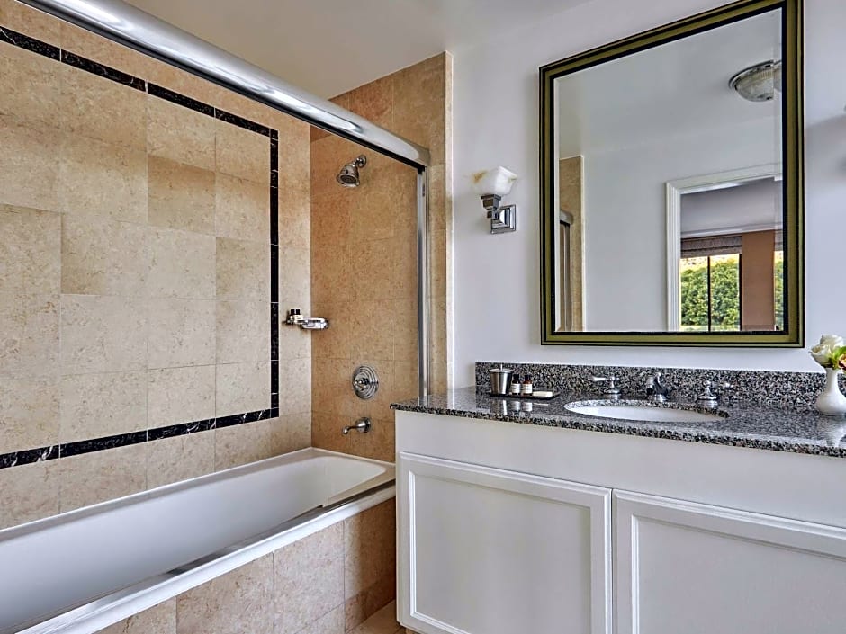 Fairmont Miramar Hotel & Bungalows