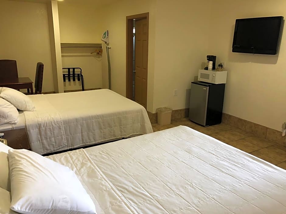 Toppers Motel
