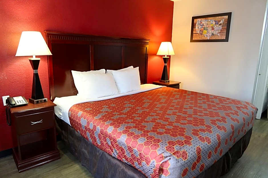 Econo Lodge Inn & Suites Evergreen