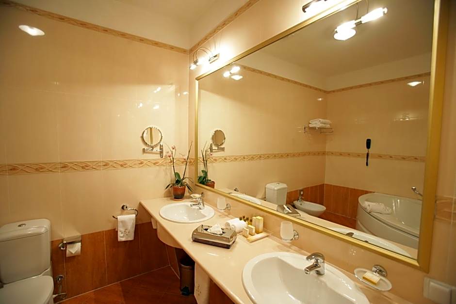 Grand Tien Shan Hotel
