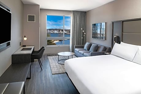 Guest room, 1 King, Sofa bed, Harbor view