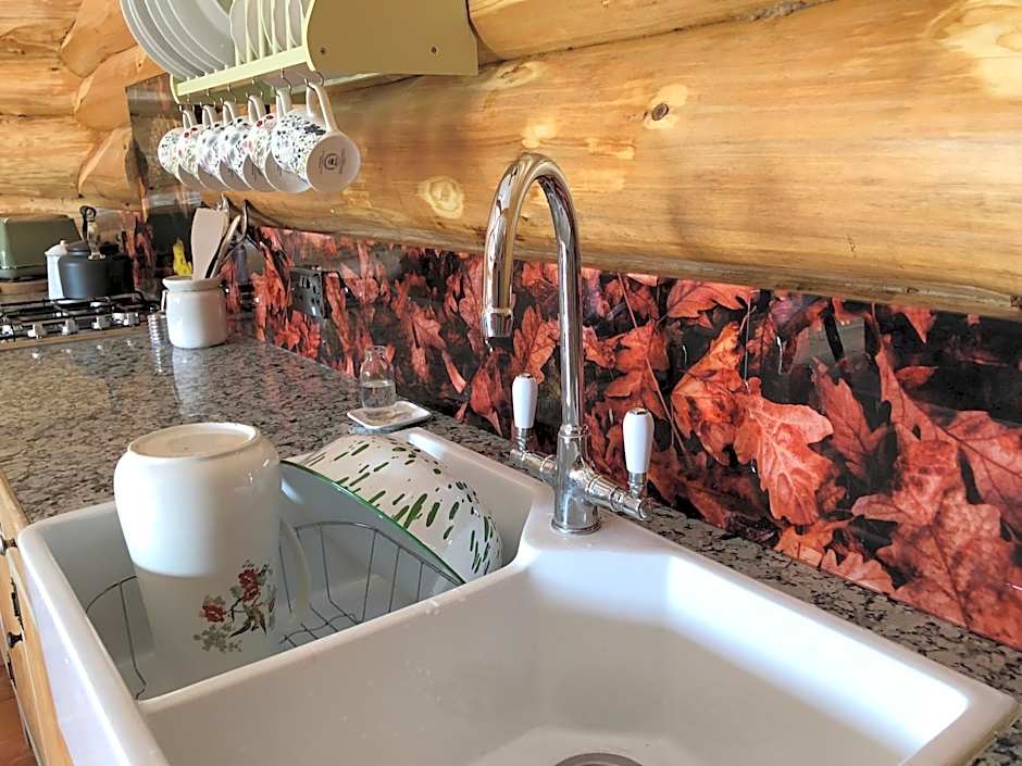 Coed y Marchog Woodland Retreat