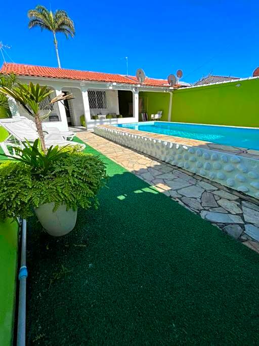 Casa espaçosa com piscina!