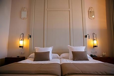 Standard Double Room (2 Adults + 1 Child)