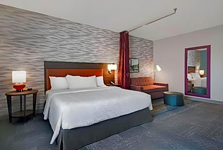 1 King Bed Studio Suite Ns Corner