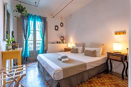 Triple Room with Shared Bathroom