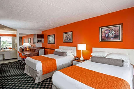 Double Room with Two Double Beds - Roll-In Shower/Mobility Accessible/Non-Smoking