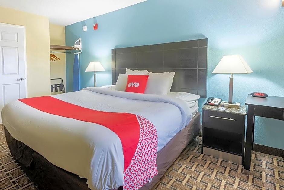 OYO Hotel Knoxville TN Cedar Bluff I-40
